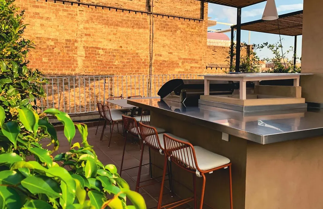 Incredible 2Br Penthouse With Urban Rooftop Garden-1